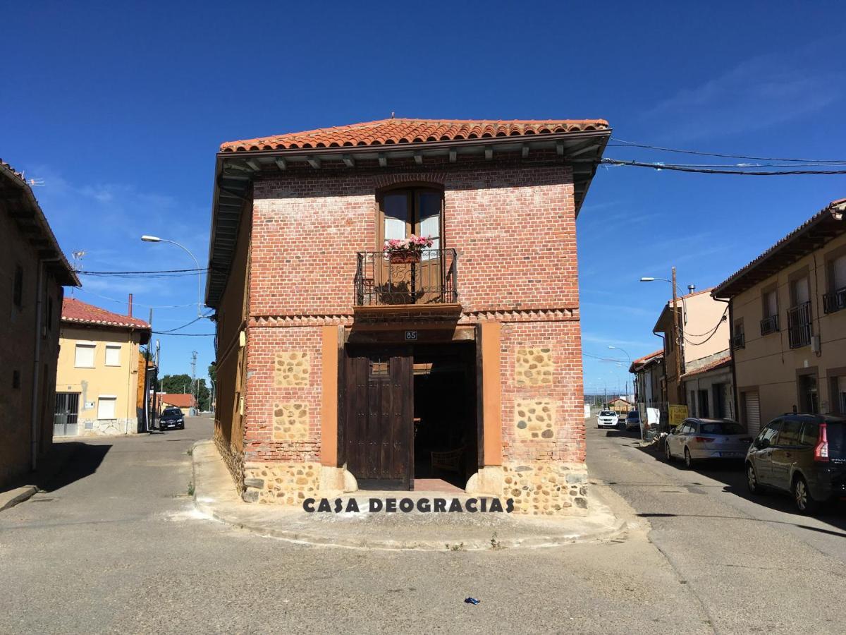 הוילה Veguellina de Órbigo Casa Deogracias מראה חיצוני תמונה